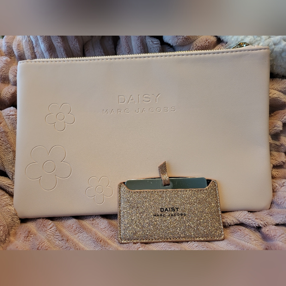 Daisy Marc Jacobs Cosmetics Bag with Mirror